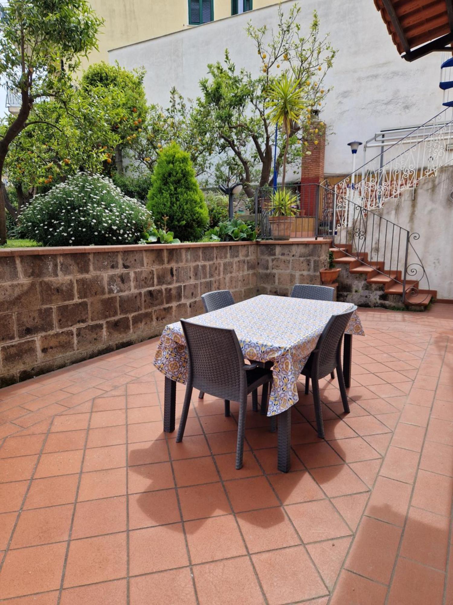 Apartamento Il Giardino Dei Gigli Meta Exterior foto
