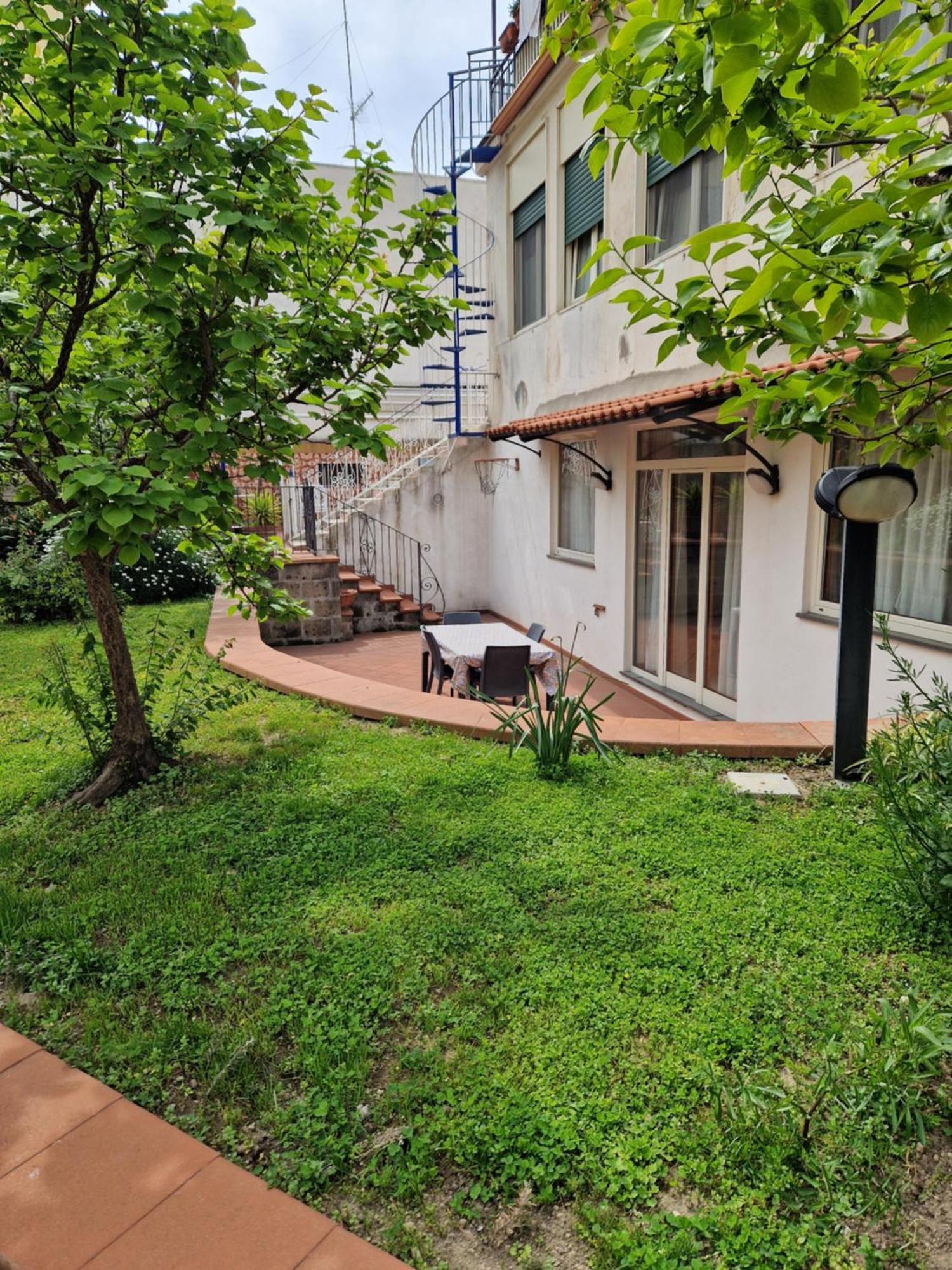 Apartamento Il Giardino Dei Gigli Meta Exterior foto
